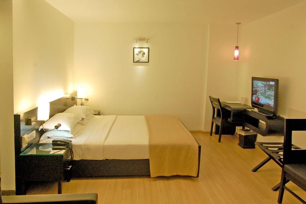 Comfort Inn Sunset Ahmedabad Exteriör bild