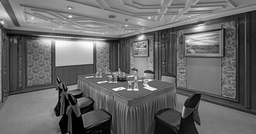 Comfort Inn Sunset Ahmedabad Exteriör bild