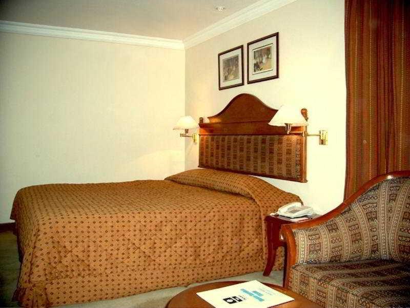 Comfort Inn Sunset Ahmedabad Rum bild