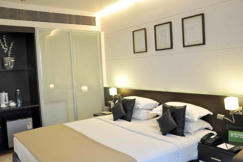 Comfort Inn Sunset Ahmedabad Exteriör bild