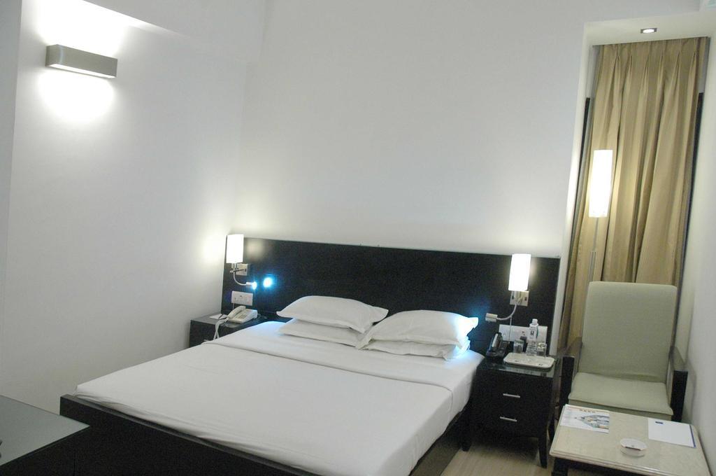 Comfort Inn Sunset Ahmedabad Exteriör bild