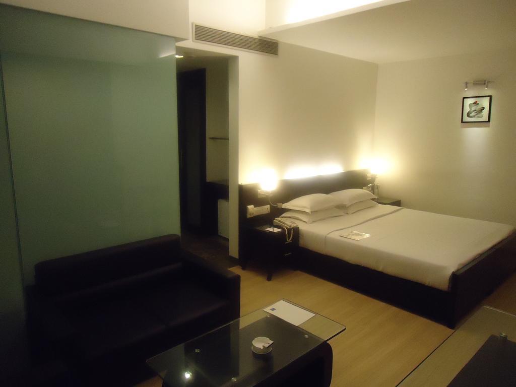 Comfort Inn Sunset Ahmedabad Exteriör bild