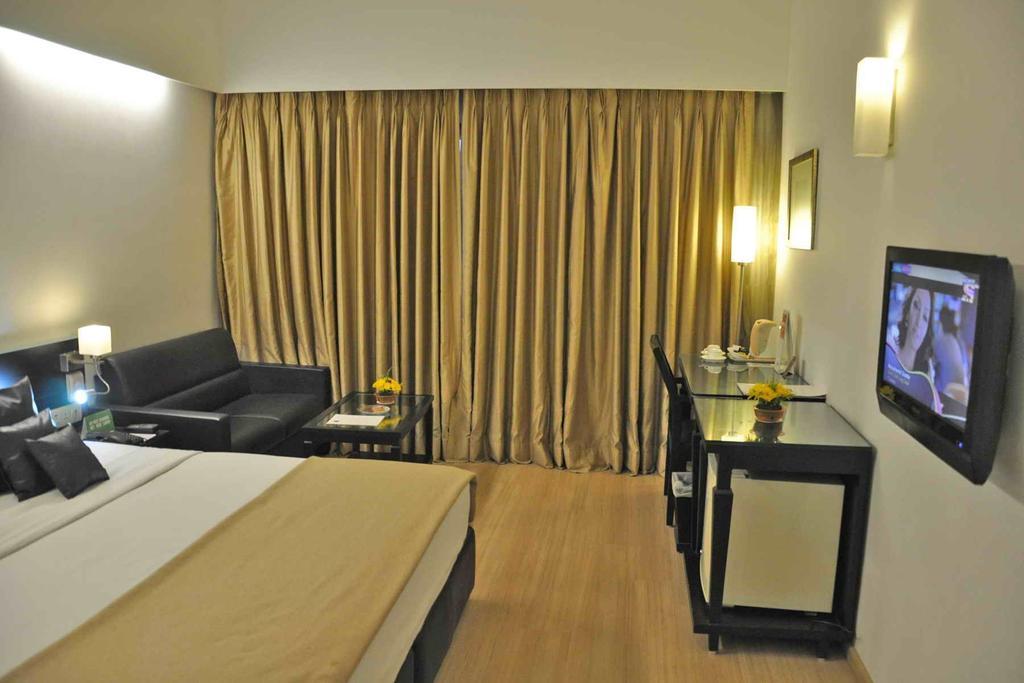 Comfort Inn Sunset Ahmedabad Exteriör bild